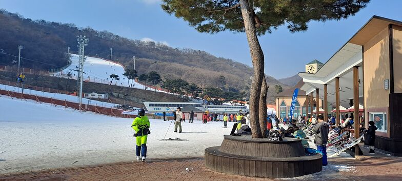 Base Area, Jisan Forest Resort