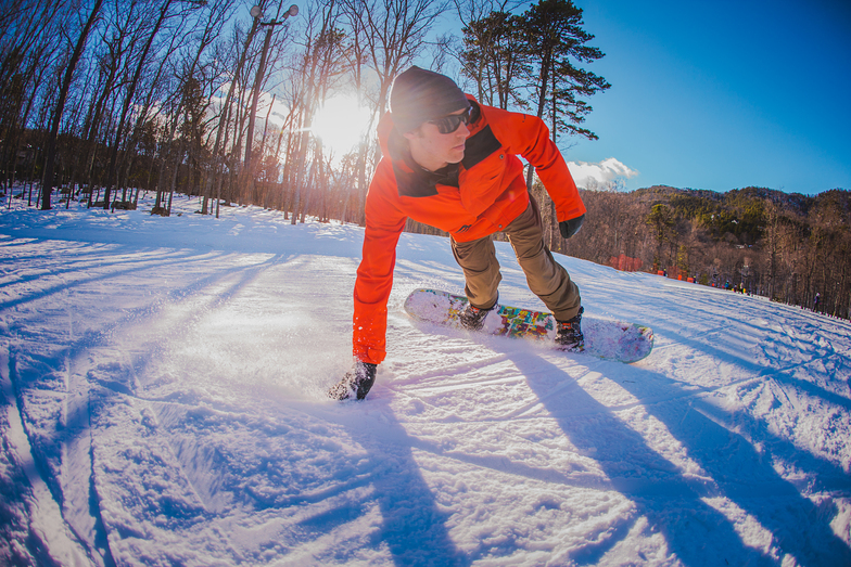 Snowboarding at Massanutten Resort