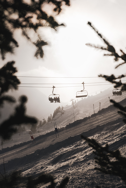 Prolays lift above Lindarets Stade - Avoriaz