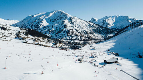 Candanchu Ski Resort by: Lucas Valls