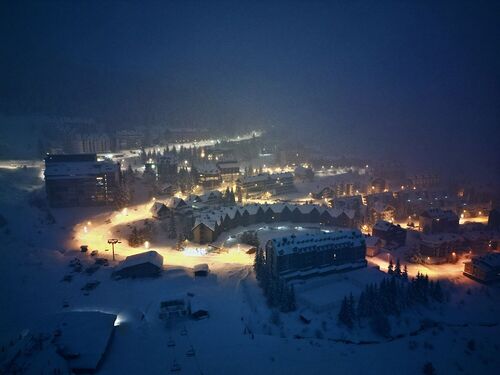 Candanchu Ski Resort by: Lucas Valls