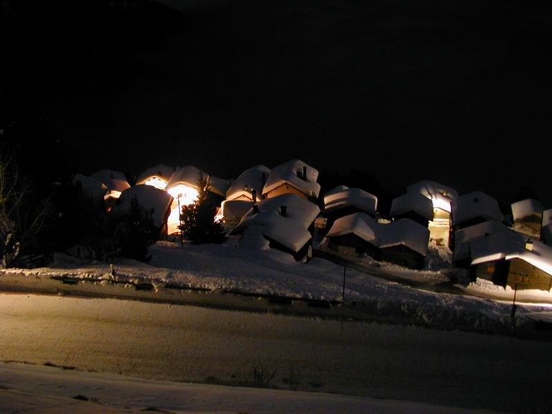 Chalets at night, Chandolin