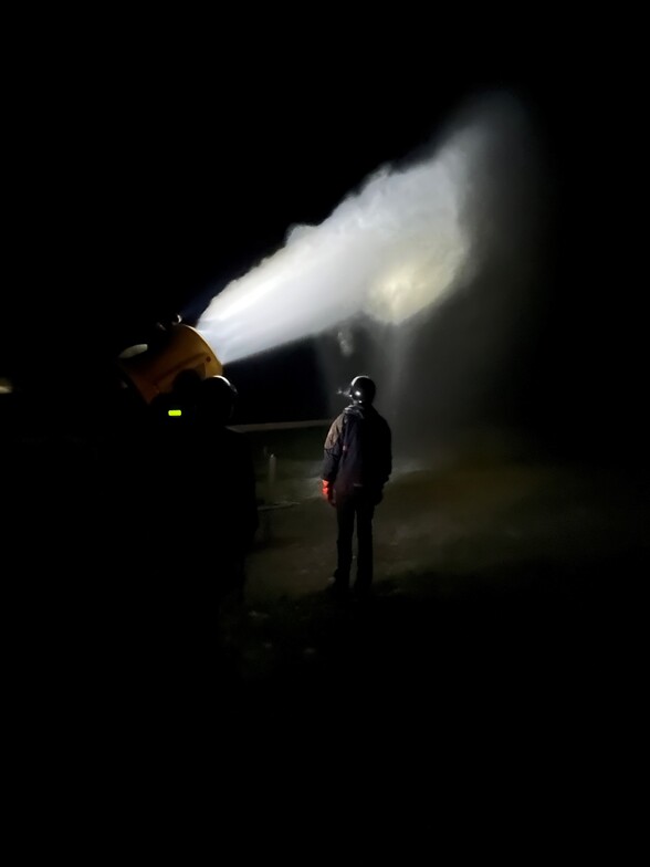 Snowmaking process, Mont Sutton