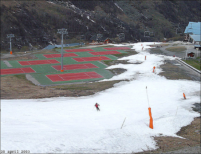 the last skier of the season 2002/2003, Les Menuires