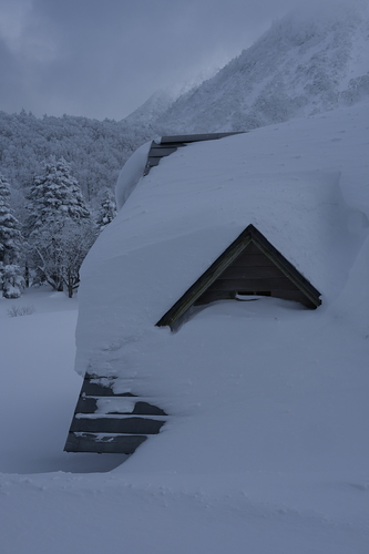 Yamagata Zao Onsen Ski Resort by: Chris Ivin