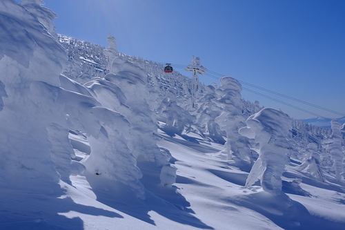 Yamagata Zao Onsen Ski Resort by: Chris Ivin
