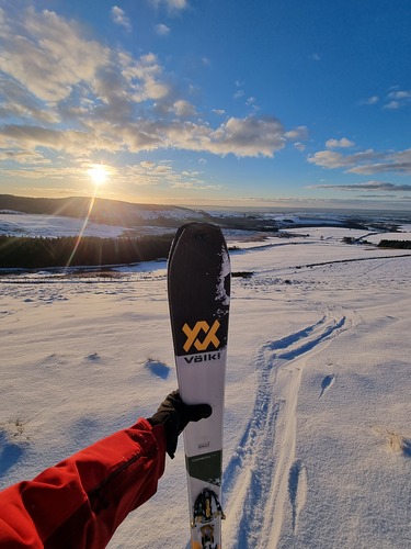 Foel Cwmcerwyn Ski Resort by: Chris Morris