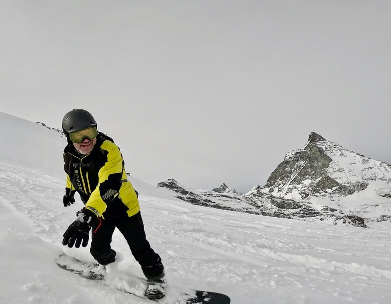 Zermatt snowboarding