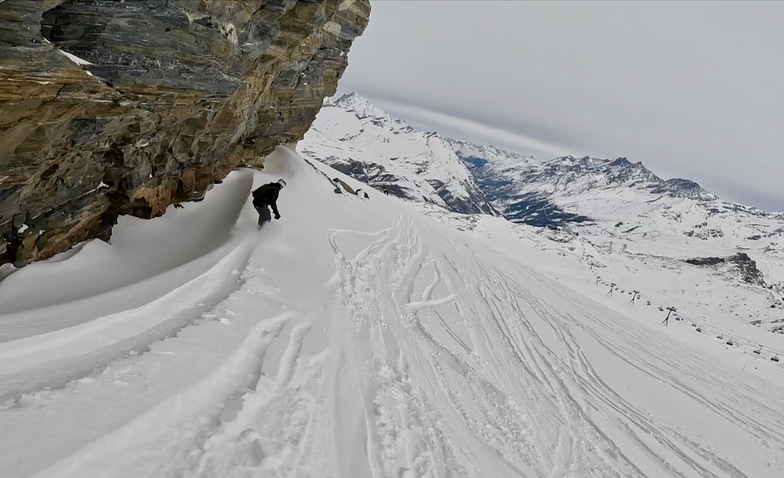 Snowboarding Furgg Glacier, Zermatt