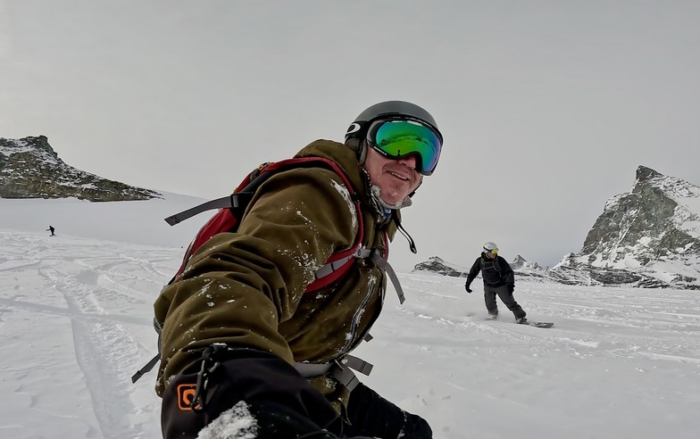 Snowboarding Furgg Glacier, Zermatt