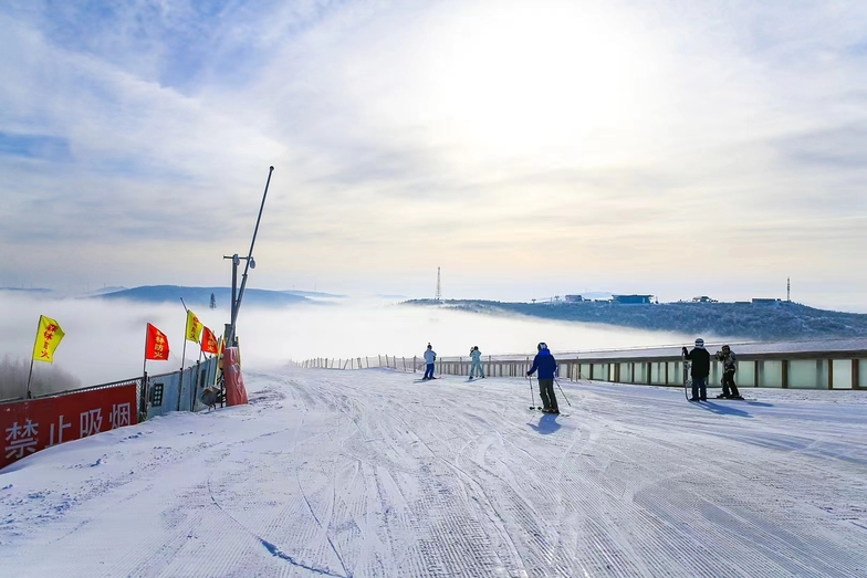 Long Dragon Piste entry, Wanlong