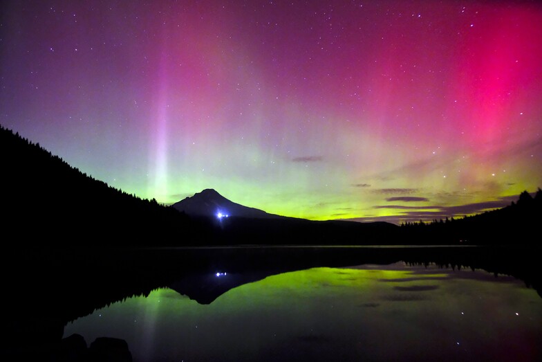 October 10th, 2024 Aurora over Trillium Lake, Timberline