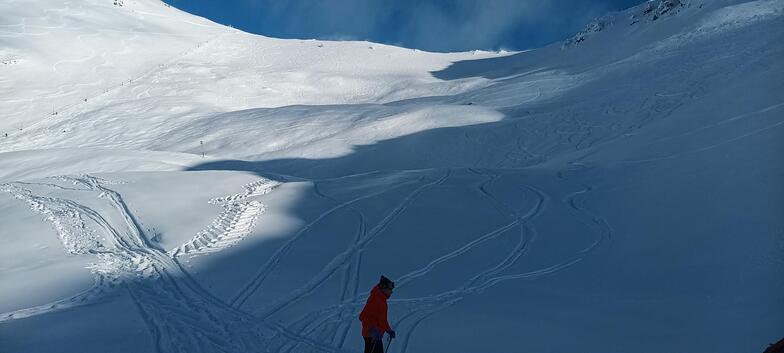 Pow pow morning, Broken River