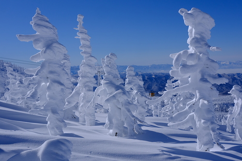 Yamagata Zao Onsen Ski Resort by: Chris Ivin