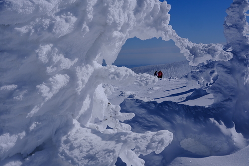Yamagata Zao Onsen Ski Resort by: Chris Ivin