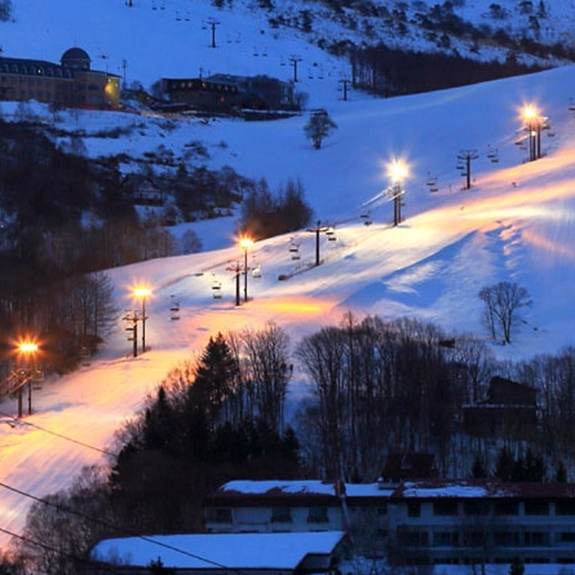 Night skiing, Shirakabako Royal Hill