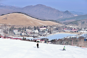 Lake Shirakaba, Shirakabako Royal Hill photo