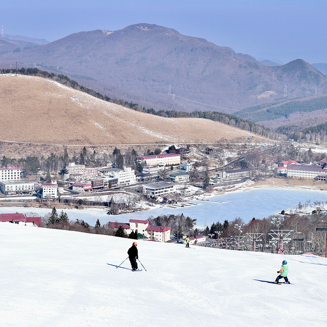Lake Shirakaba, Shirakabako Royal Hill