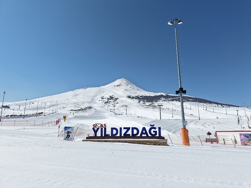 Yildiz Ski Resort Ski Resort by: Mikail Polat