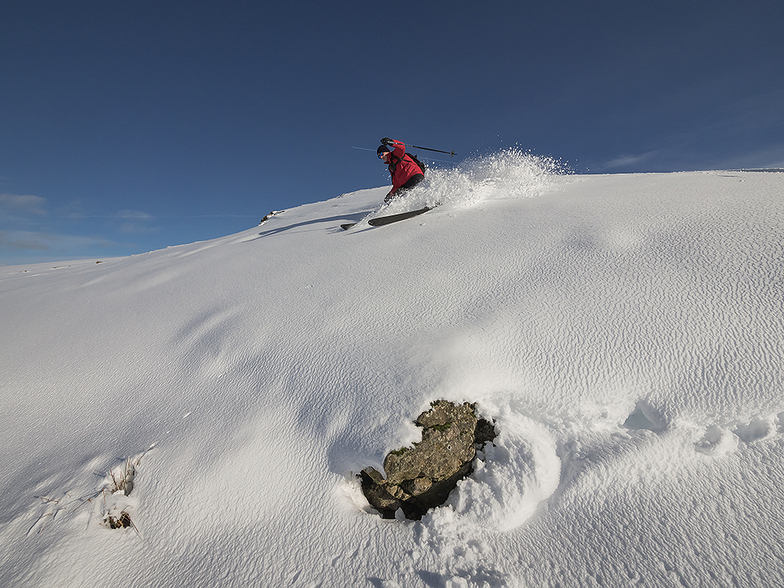 Skiing fresh snow on Foel Eryr., Foel Cwmcerwyn