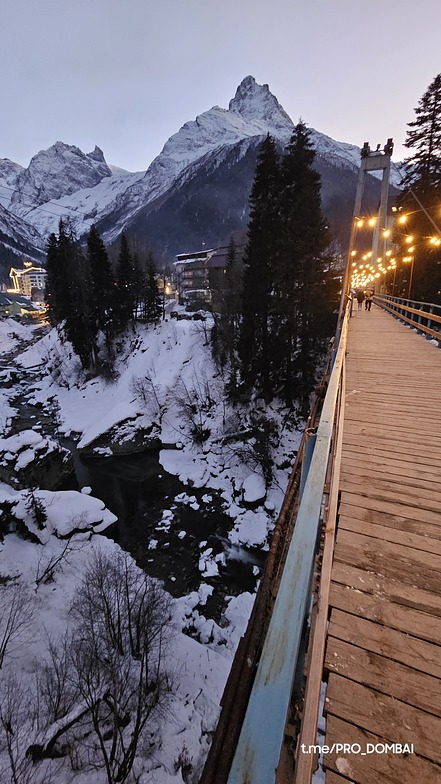 Белалакая, Dombai