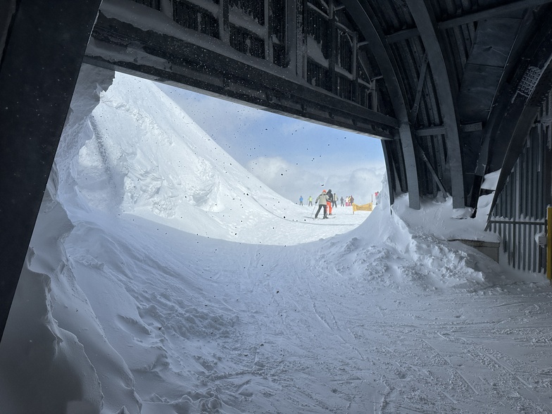 Zendana lift top, Lotte Arai Resort
