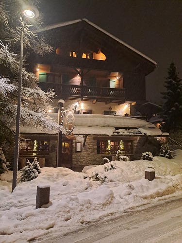 Megeve Ski Resort by: alex vlassis