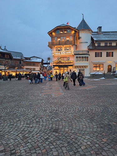 Megeve Ski Resort by: alex vlassis