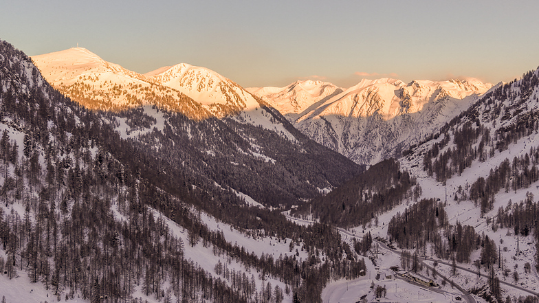 View looking west, Isola 2000