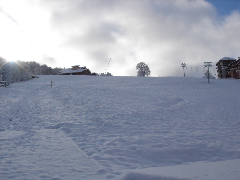 Skiing into the heart of the village, St Martin de Belleville