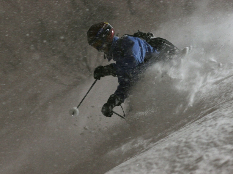 Night skiing in Niseko, Japan, Niseko Grand Hirafu