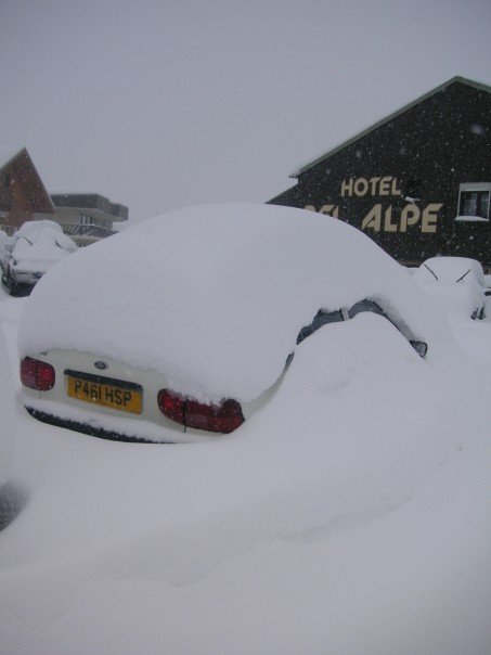 Snow buried car!, Alpe d'Huez