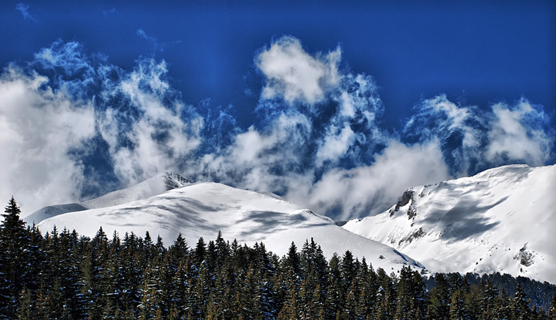 Flying clouds, Bansko