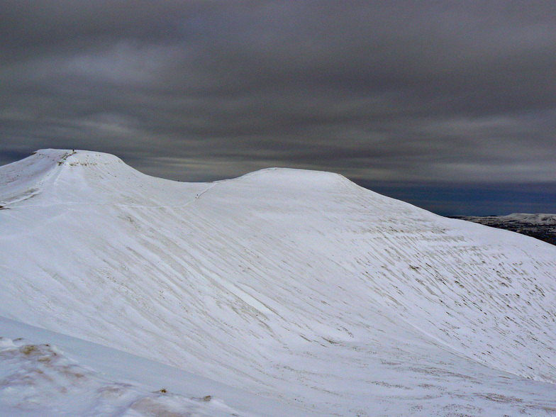 The 2 peaks, Pen-y-Fan