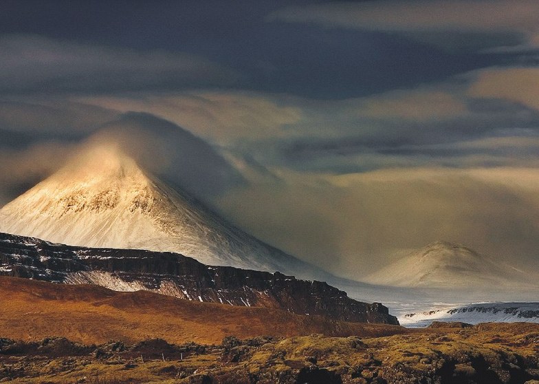 Mt. Baula in BorgarfjÃ¶rÃ°ur, Iceland, Bláfjöll