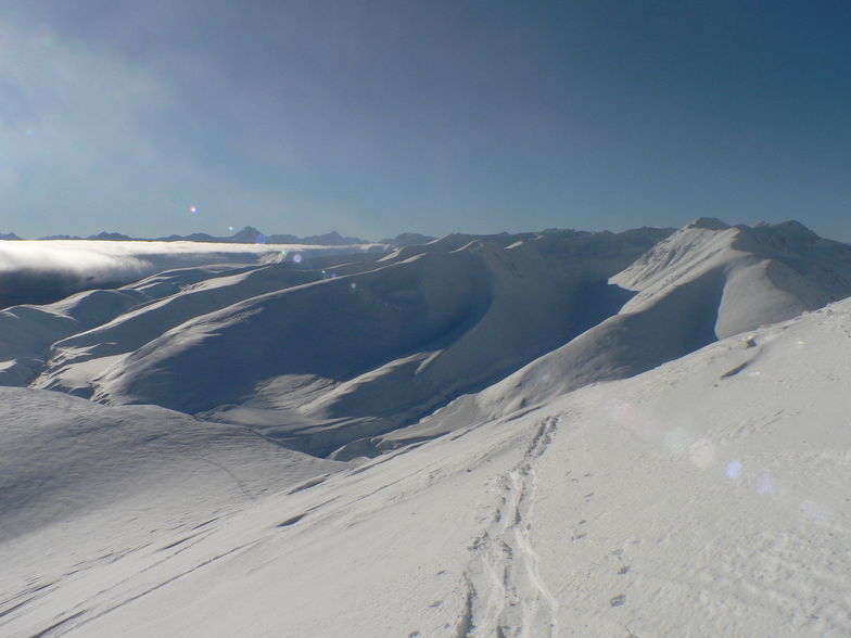 Two Thumb Range above Roundhill