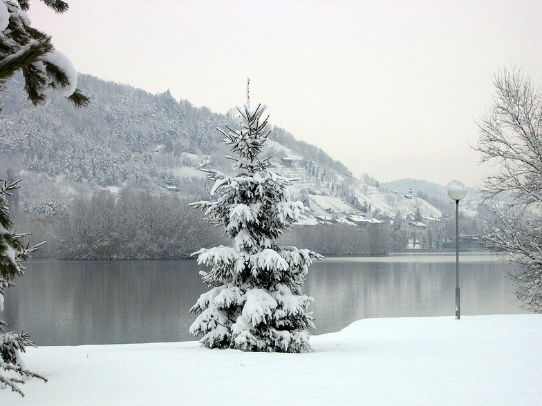 lake of kastoria