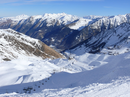 Cauterets Ski Resort by: Simon Stay