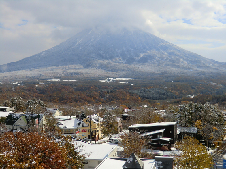 Autumn snow, Niseko Grand Hirafu