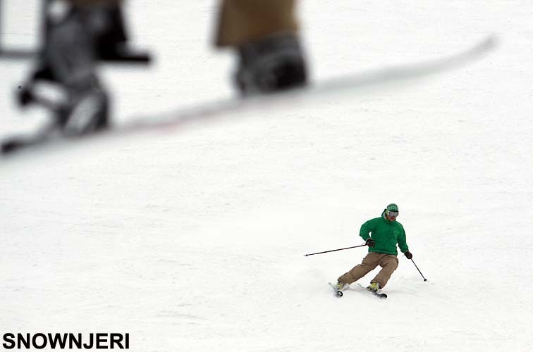 Bajra Ride under the lifting boarder, Brezovica