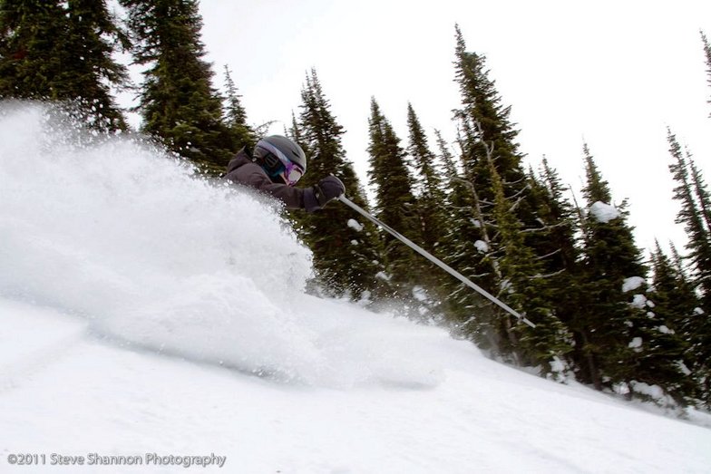 Powder clouds in the clouds at Big Red Cats