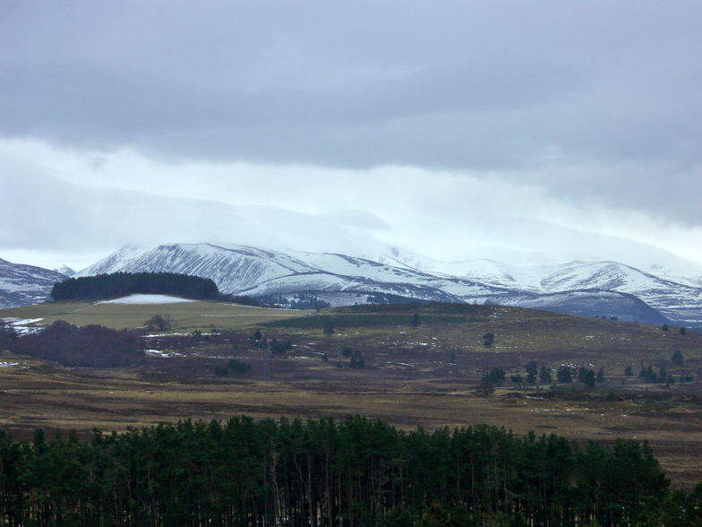 Thawing hills, Cairngorm