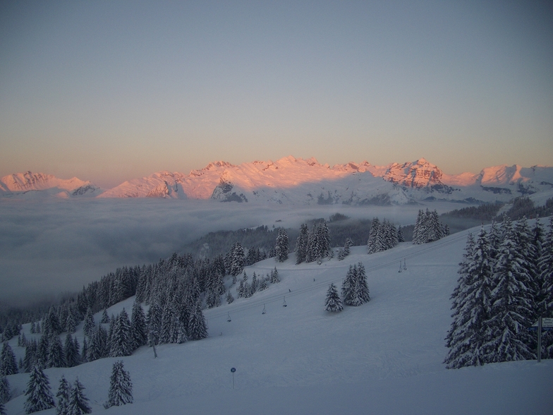 Sun set on the mountains, Samoens