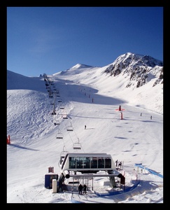 Empty slopes in January, Peyragudes photo