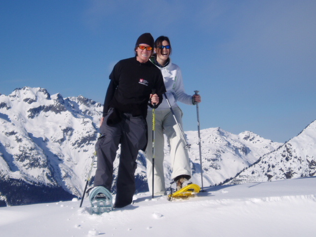 Snow-shoe Walking above Oz, Oz en Oisans