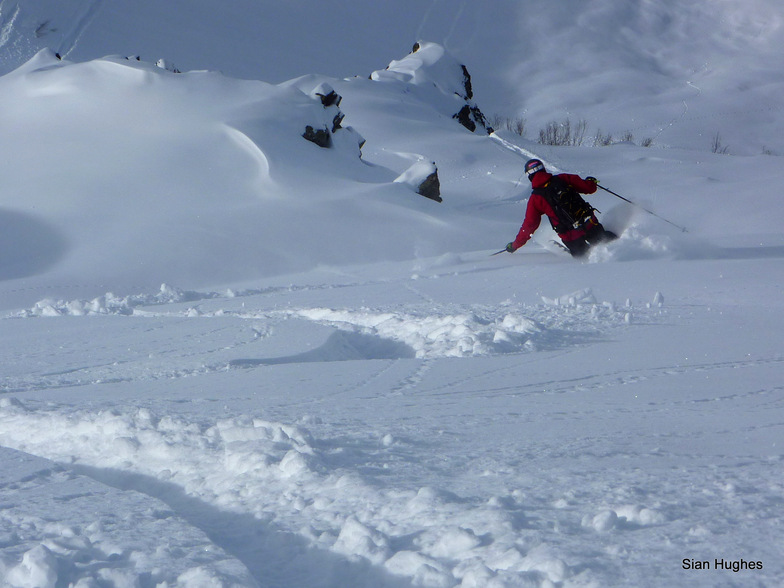 Off piste in the Combe Gers, Samoens