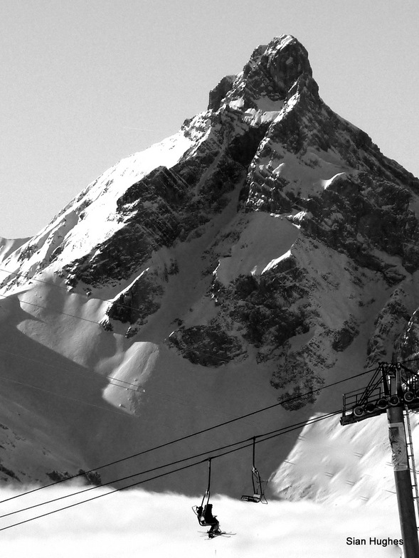 Pt Percee and the Corbalanche chairlift, Samoens