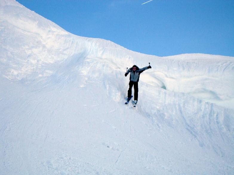 Robert jumping the Cornice, Samoens