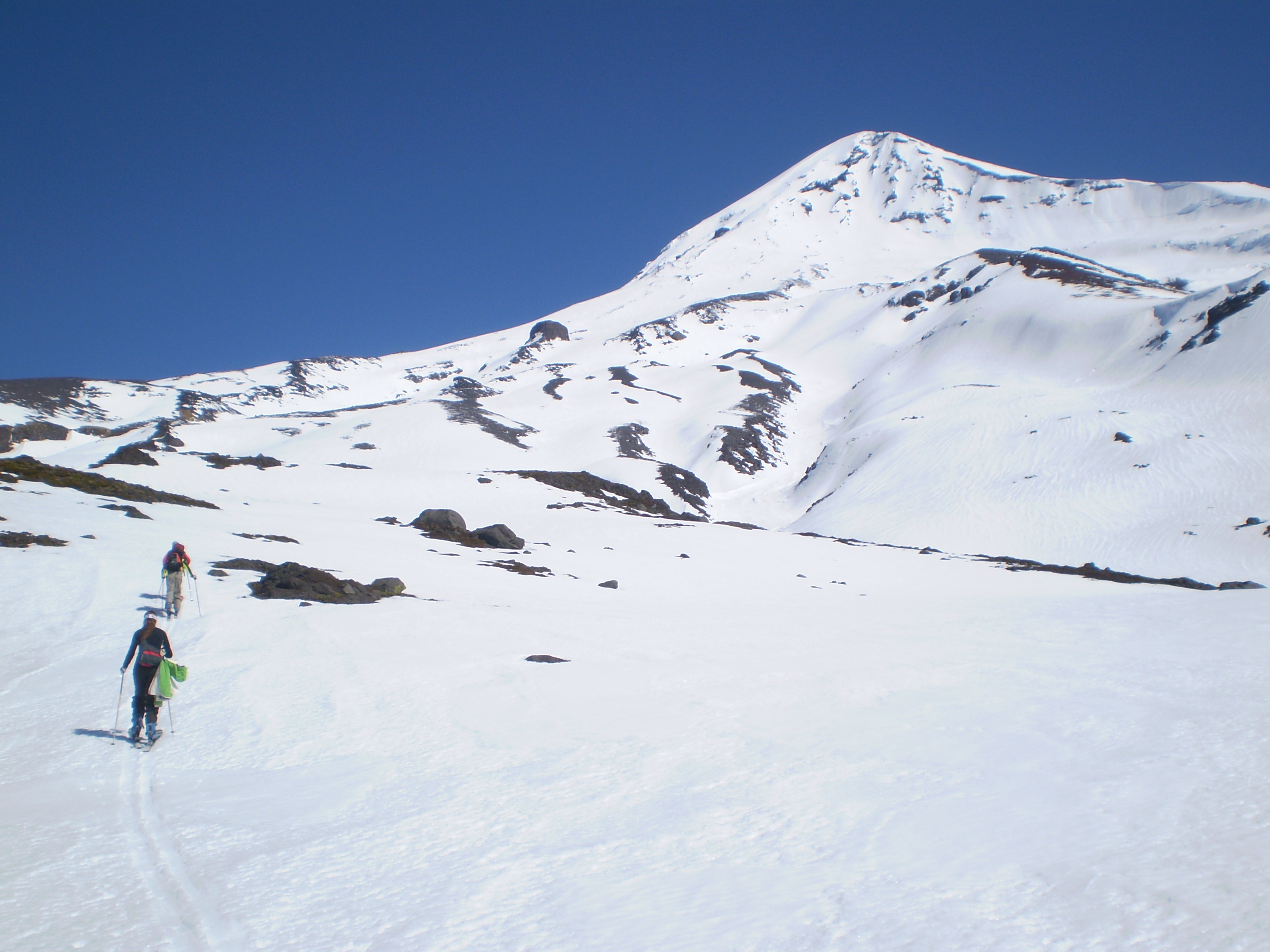 Esquí de travesía al Volcán Lanín, Chapelco