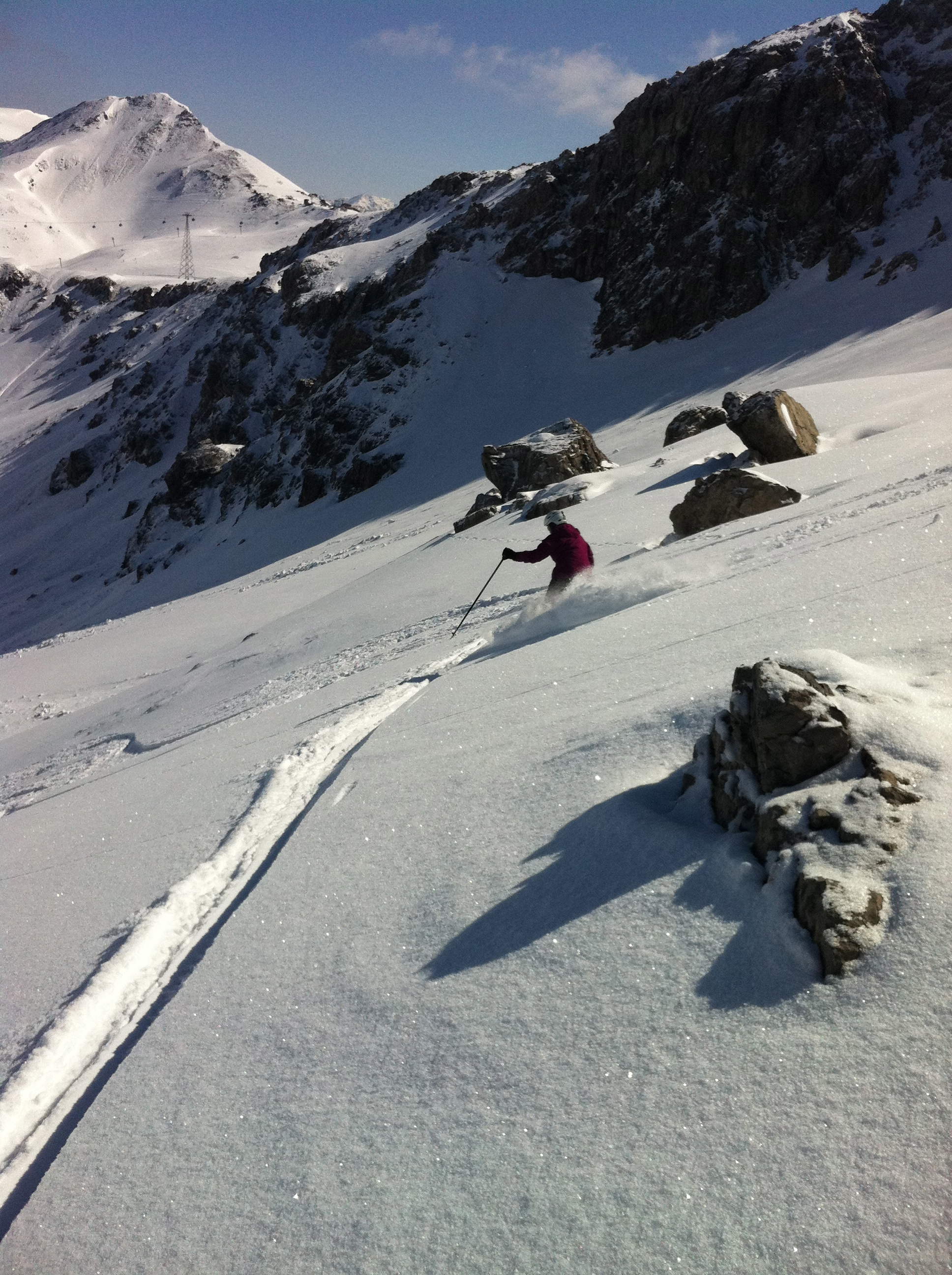 Annalis skiing powder snow on Balentines, Davos